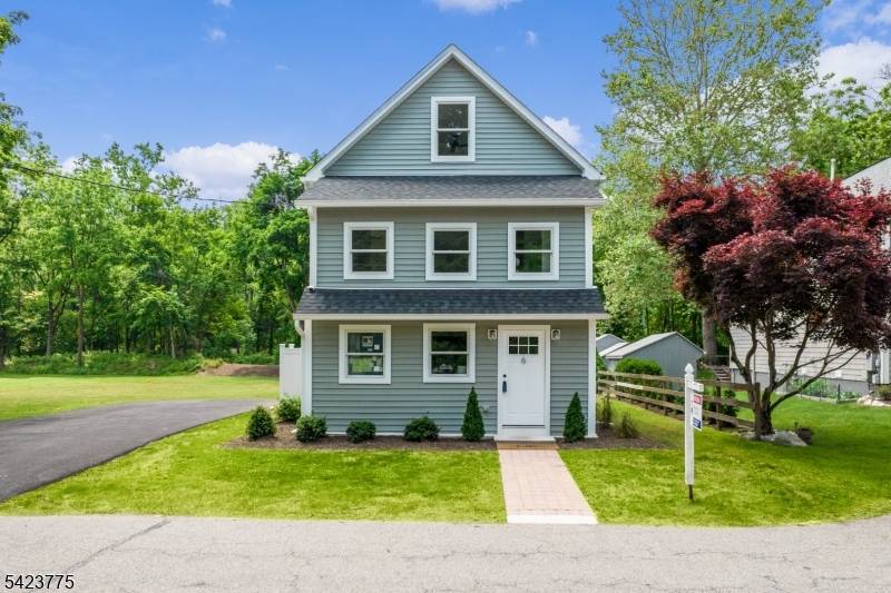 6 Brook St, Peapack Gladstone Boro, NJ 07977