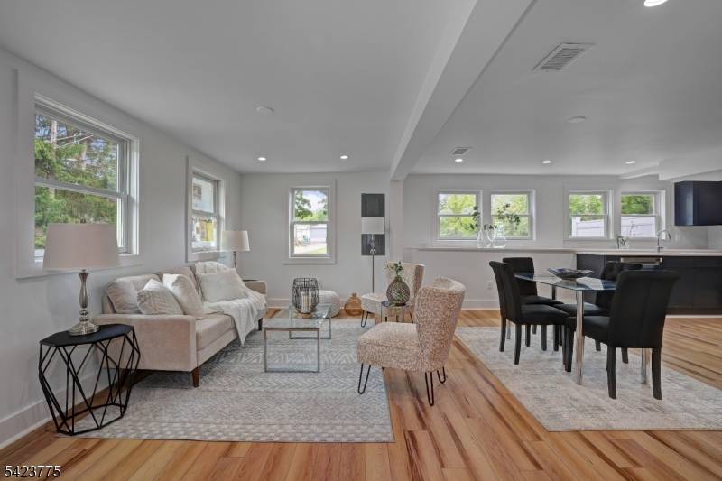 6 Brook St, Peapack Gladstone Boro, NJ 07977