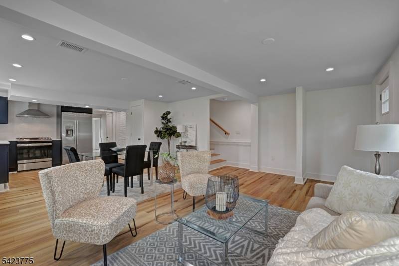 6 Brook St, Peapack Gladstone Boro, NJ 07977