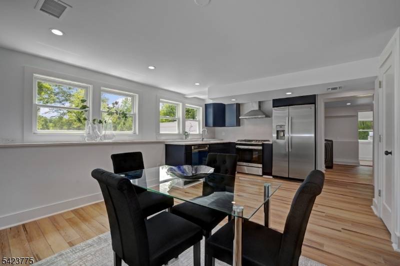 6 Brook St, Peapack Gladstone Boro, NJ 07977