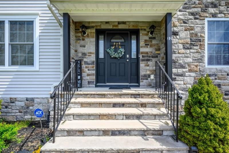 32 Pleasant Plains Rd, Franklin Twp., NJ 08823