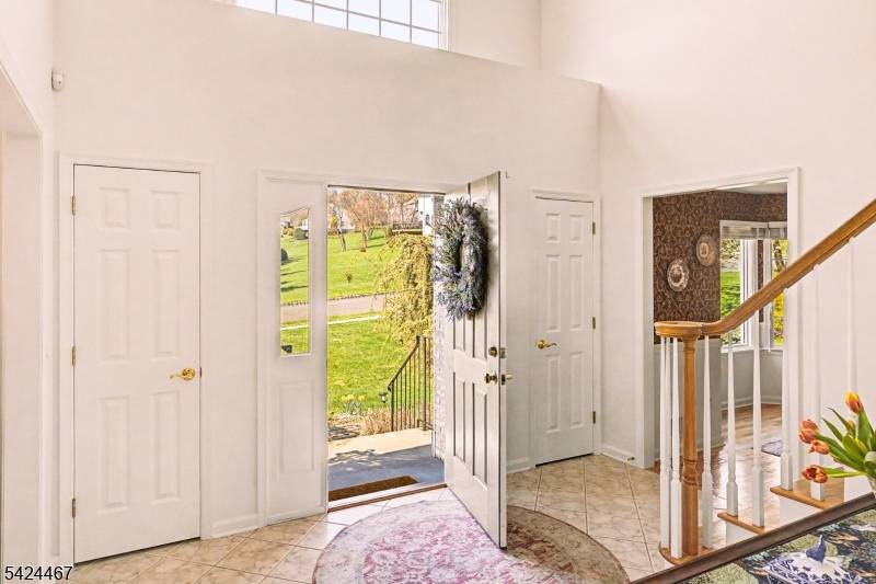 2 Moonlight Trl, Raritan Twp., NJ 08822