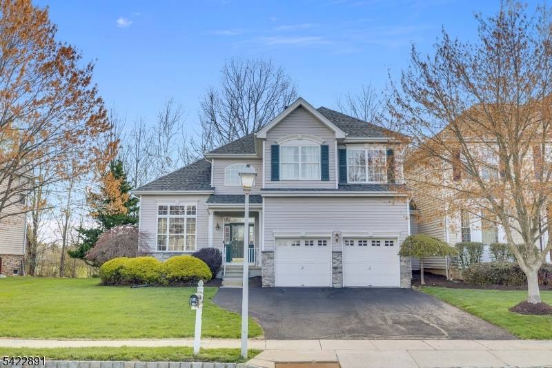 33 Pony Ln, Raritan Twp., NJ 08822