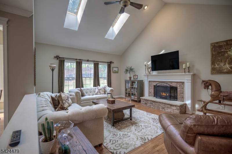 25 Sullivan Dr, Bernards Twp., NJ 07920