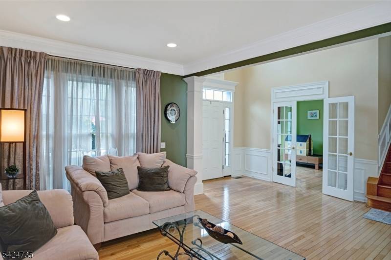 7 Hager St, East Brunswick Twp., NJ 08816