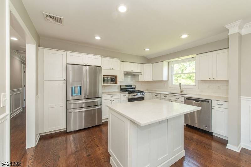 52 Galloping Hill Rd, Bernards Twp., NJ 07920