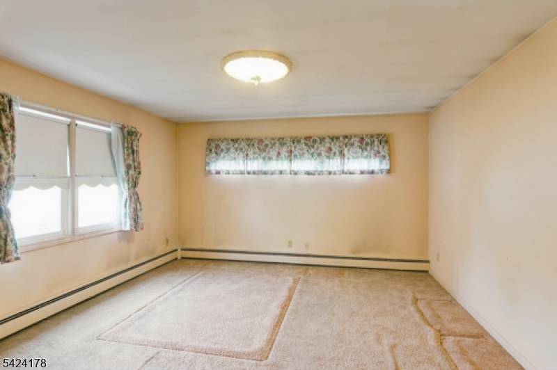 2100 Orchard Ter, Linden City, NJ 07036