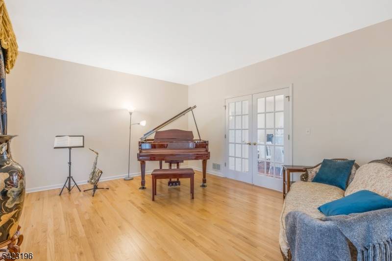 47 Scheurman Terrace, Green Brook Twp., NJ 08812