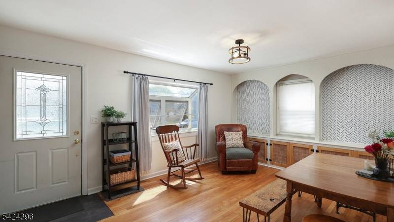 333 Giles Ave, Middlesex Boro, NJ 08846