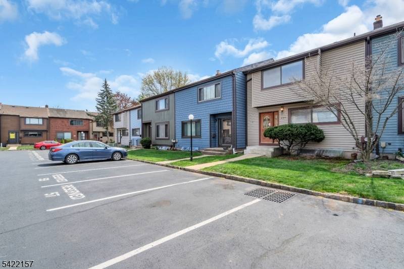 457 Brookside Ln, Hillsborough Twp., NJ 08844