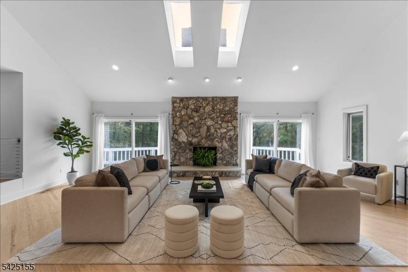 101 Rippling Brook Way, Bernardsville Boro, NJ 07924