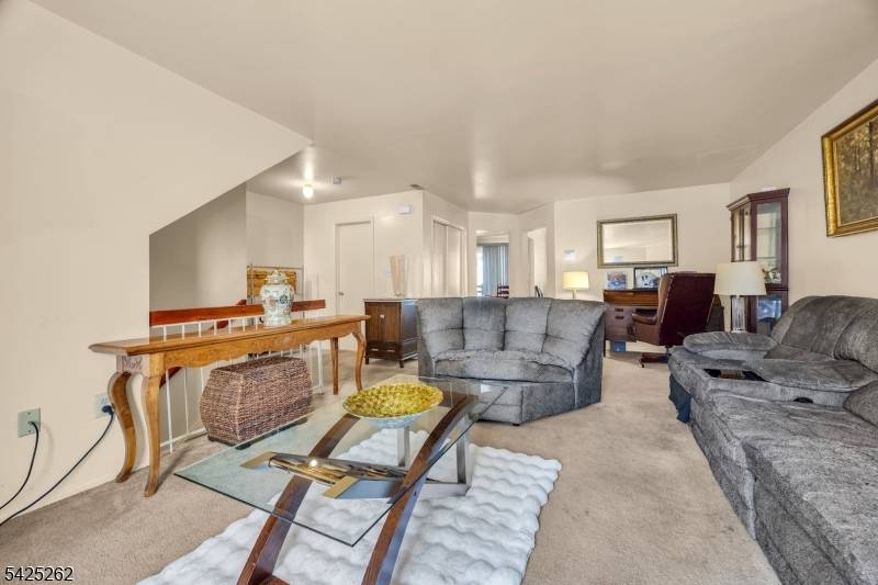 303 Holly Dr, Perth Amboy City, NJ 08861