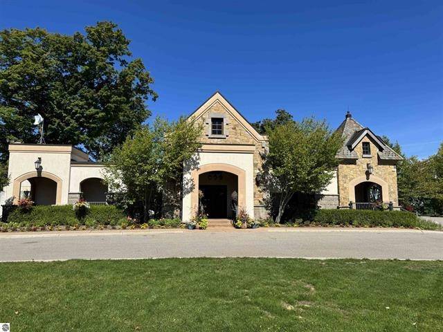 4855 Prestwick CT, Acme Twp, MI 49690