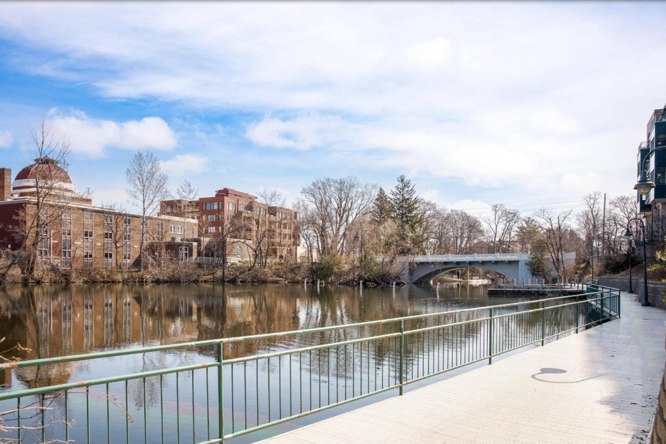 141 Rivers Edge DR, Traverse City, MI 49684