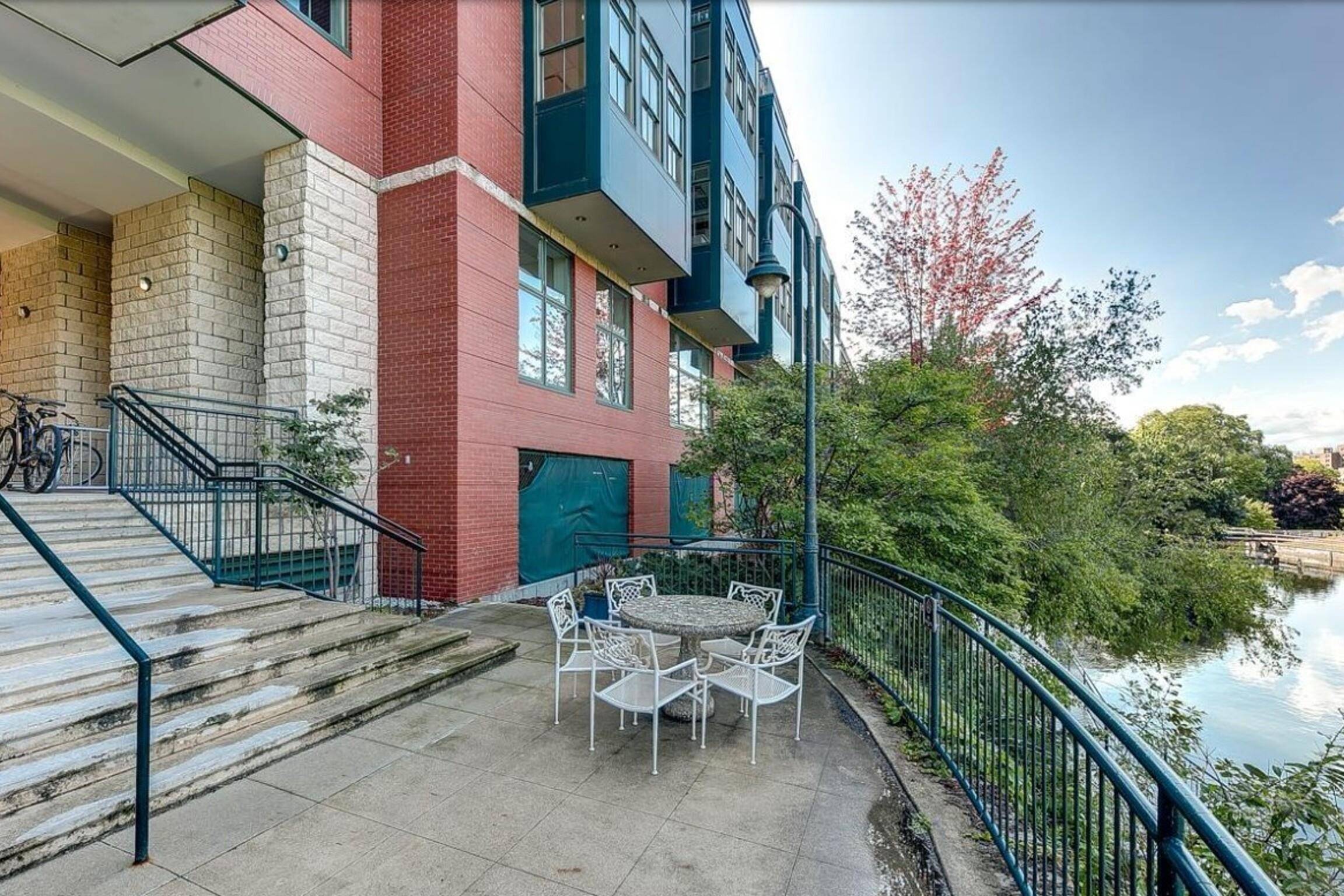 141 Rivers Edge DR, Traverse City, MI 49684