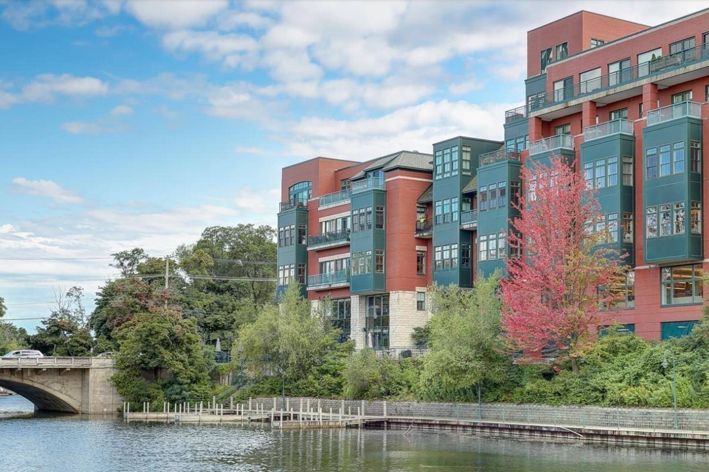 141 Rivers Edge DR, Traverse City, MI 49684