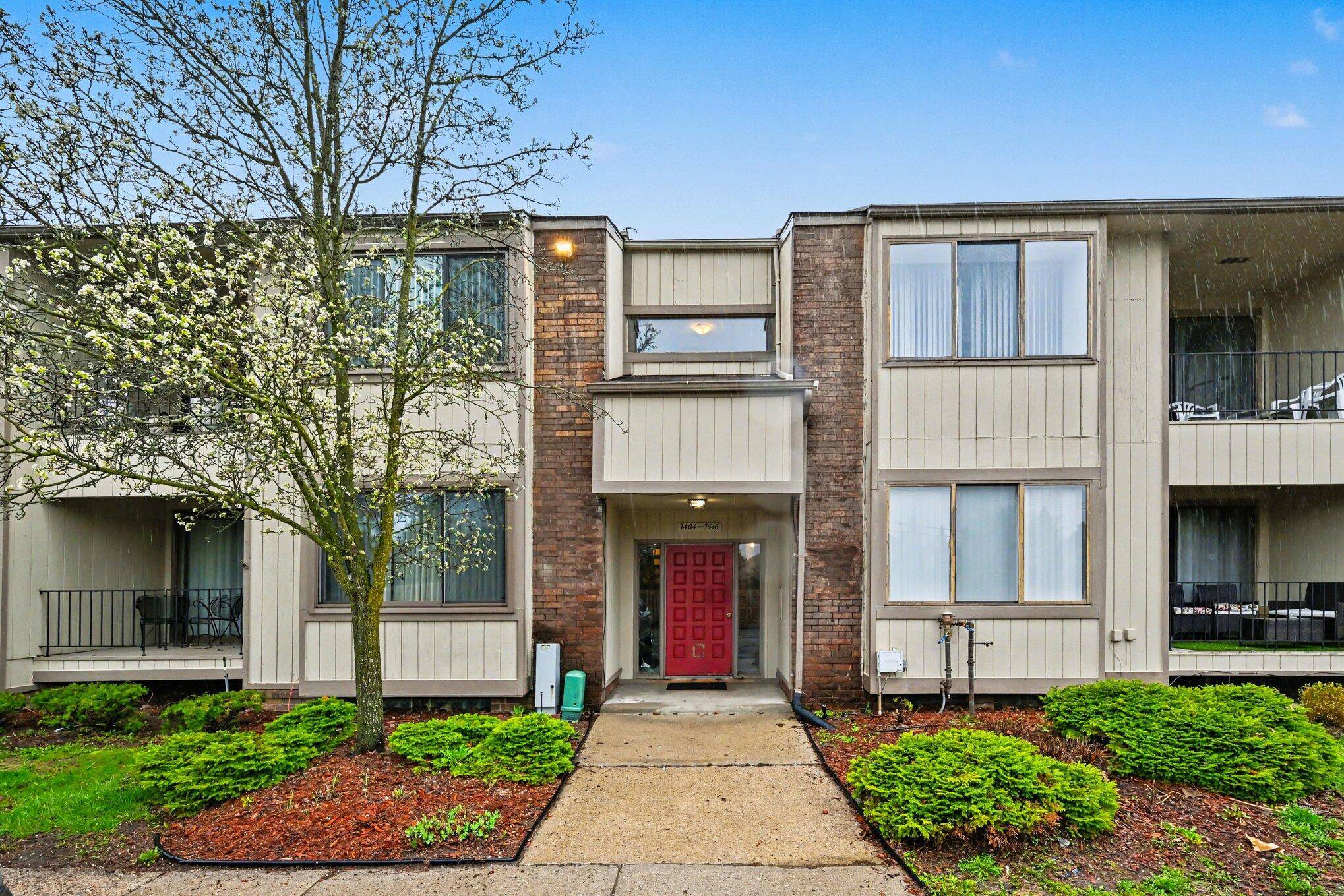 7408 Vassar DR S #B, West Bloomfield Twp, MI 48322