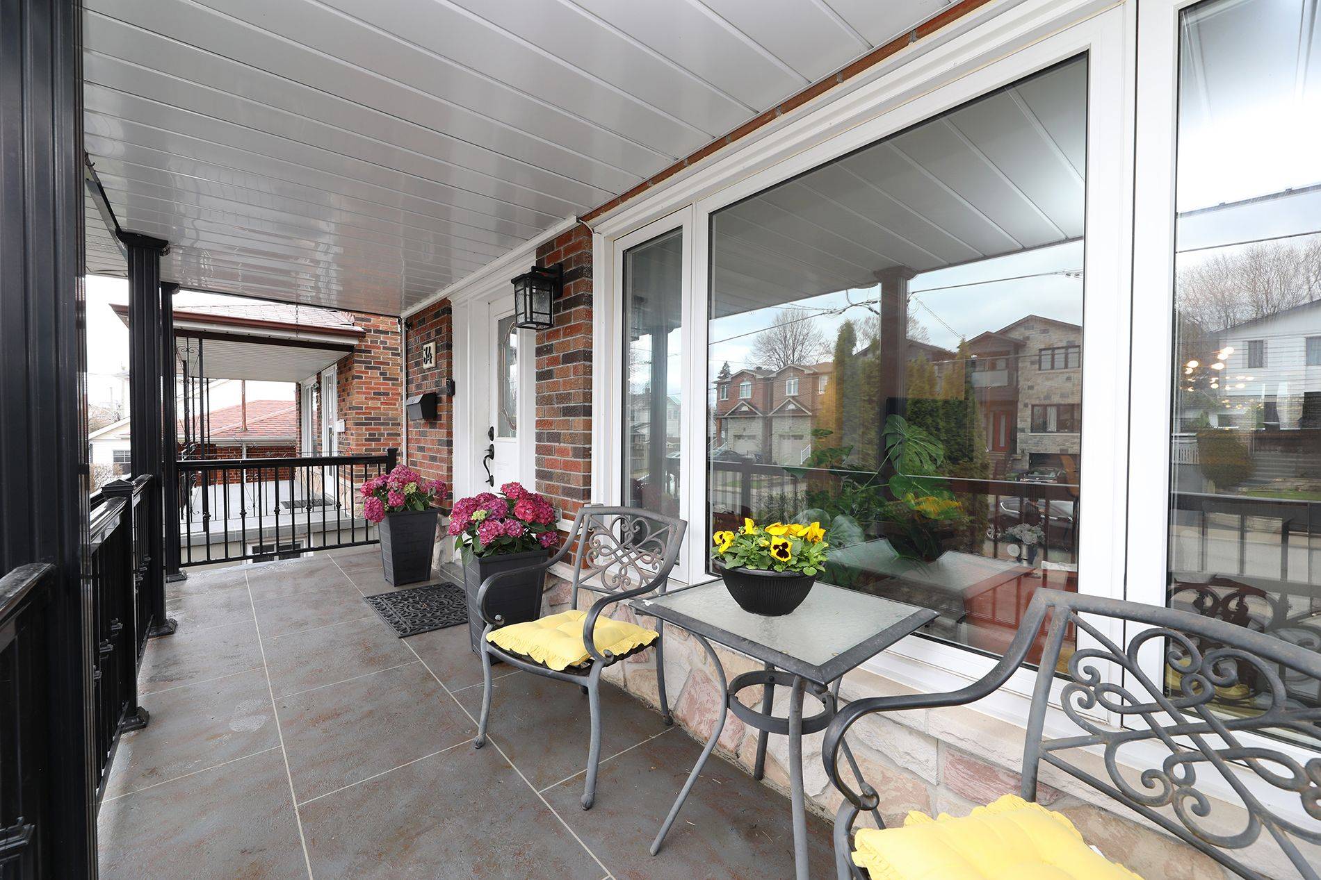 34 Mystic AVE, Toronto E06, ON M1L 4G9