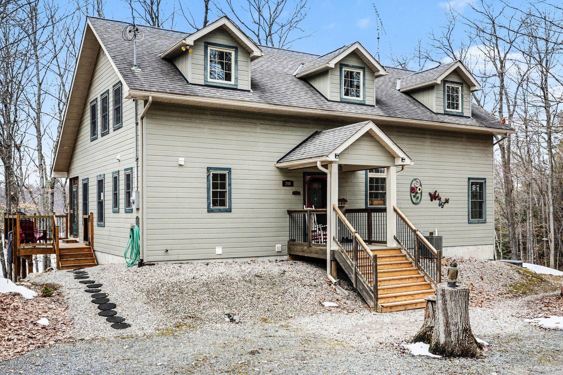 200 Walnut Point RD, Rideau Lakes, ON K0G 1E0