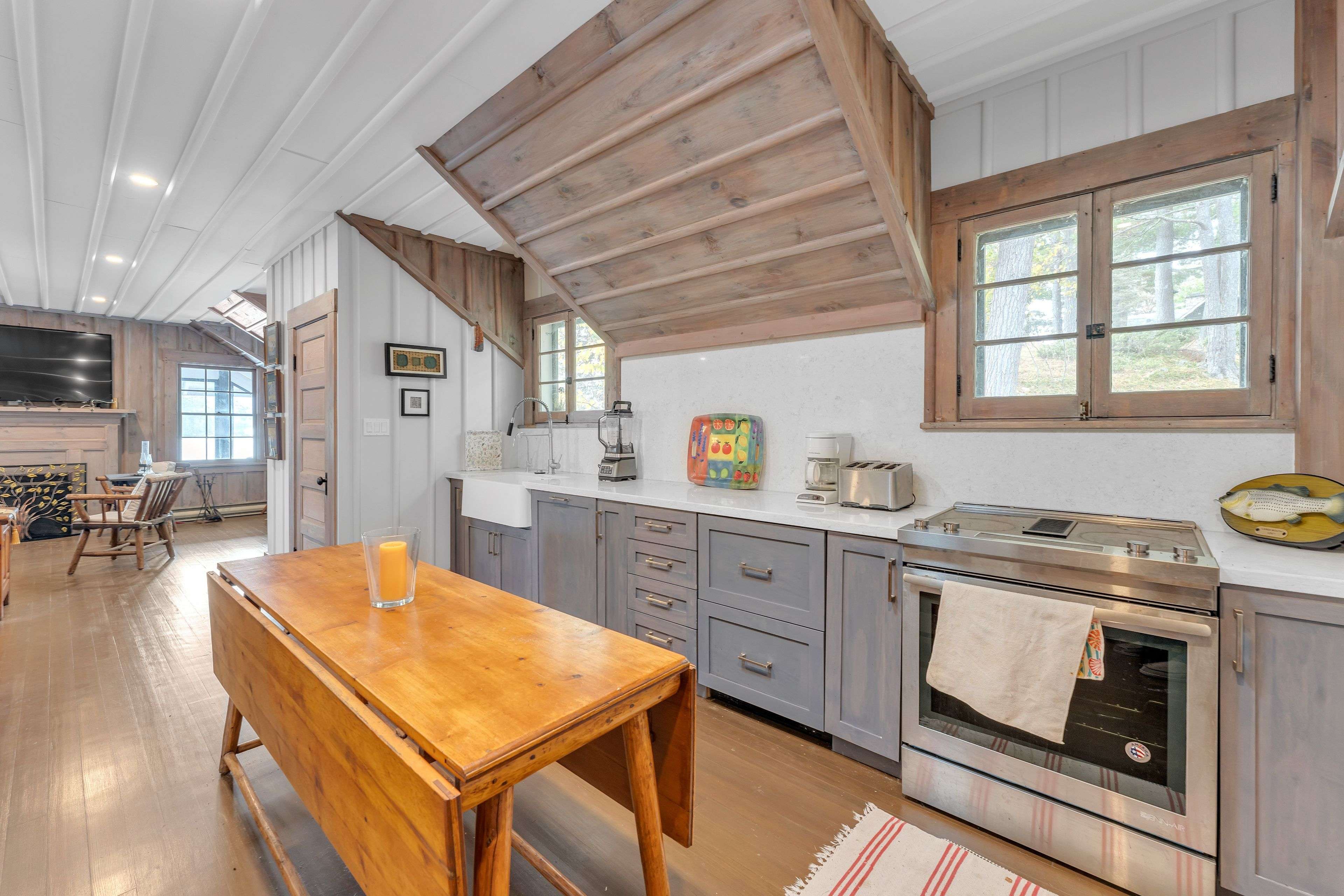 1 BABY TAR IS, Front Of Leeds & Seeleys Bay, ON K0E 1L0