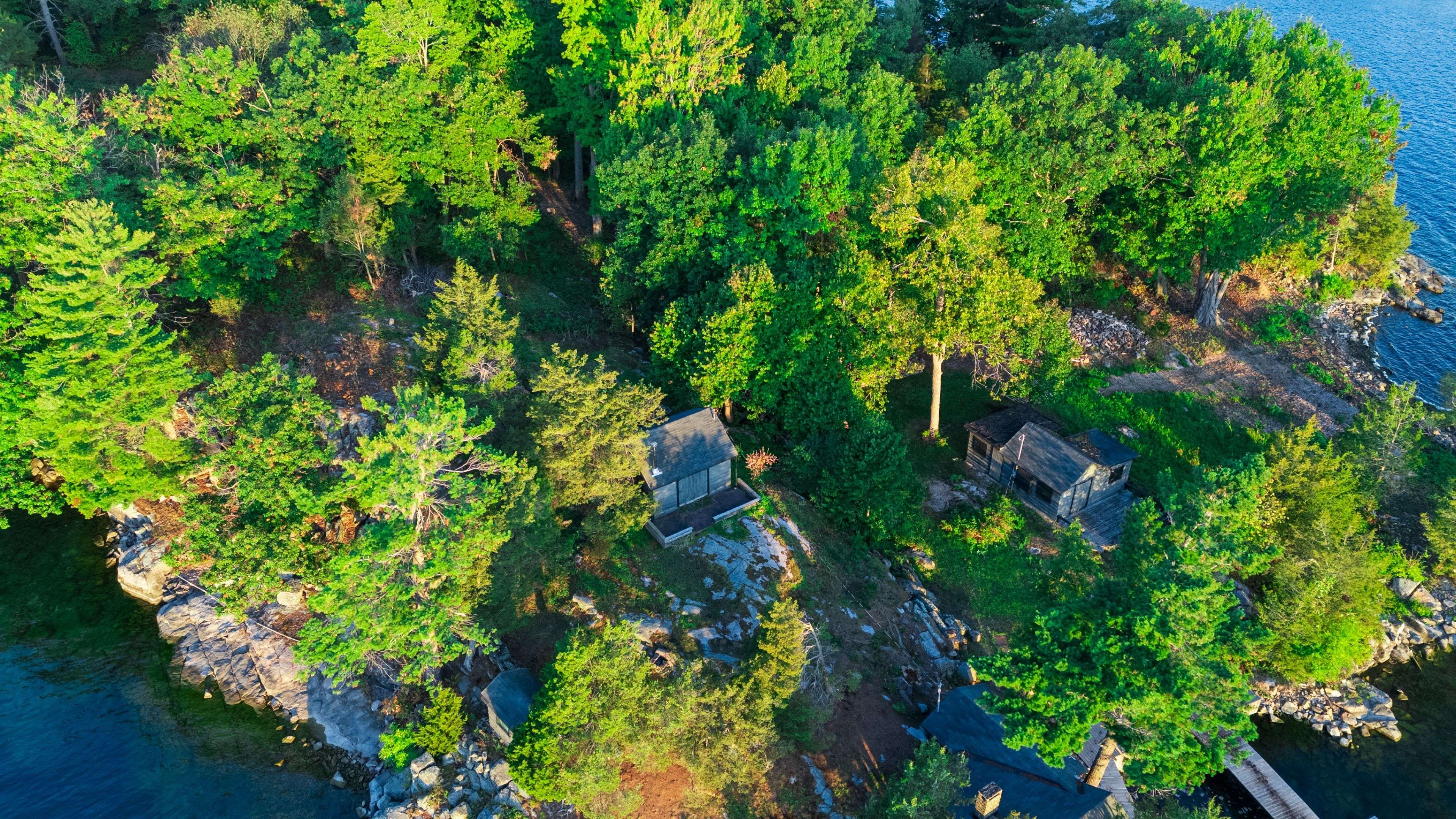 1 Dumfounder IS, Gananoque, ON K7G 2V4