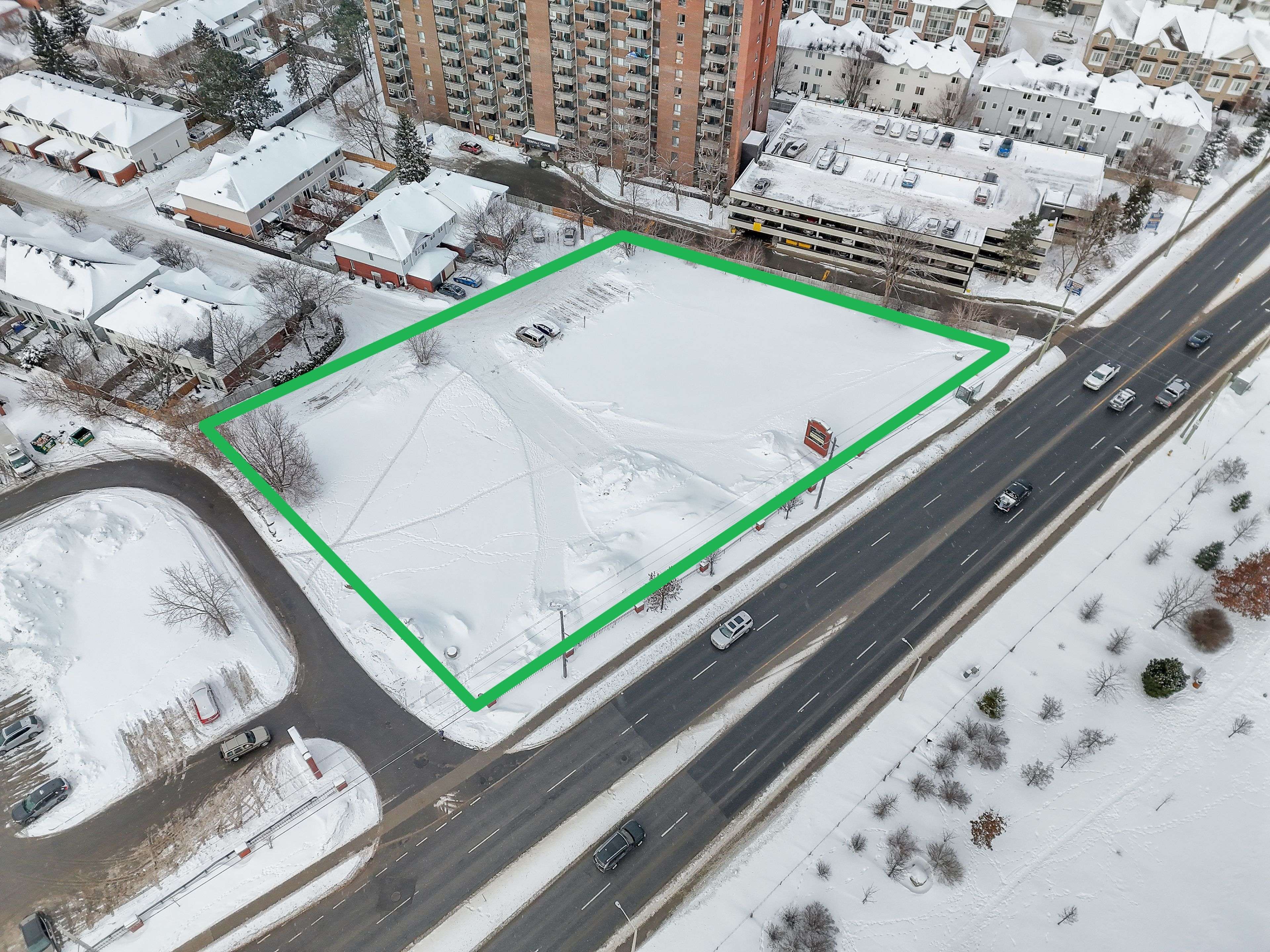 1230 Merivale RD, Carlington - Central Park, ON K2C 4C3