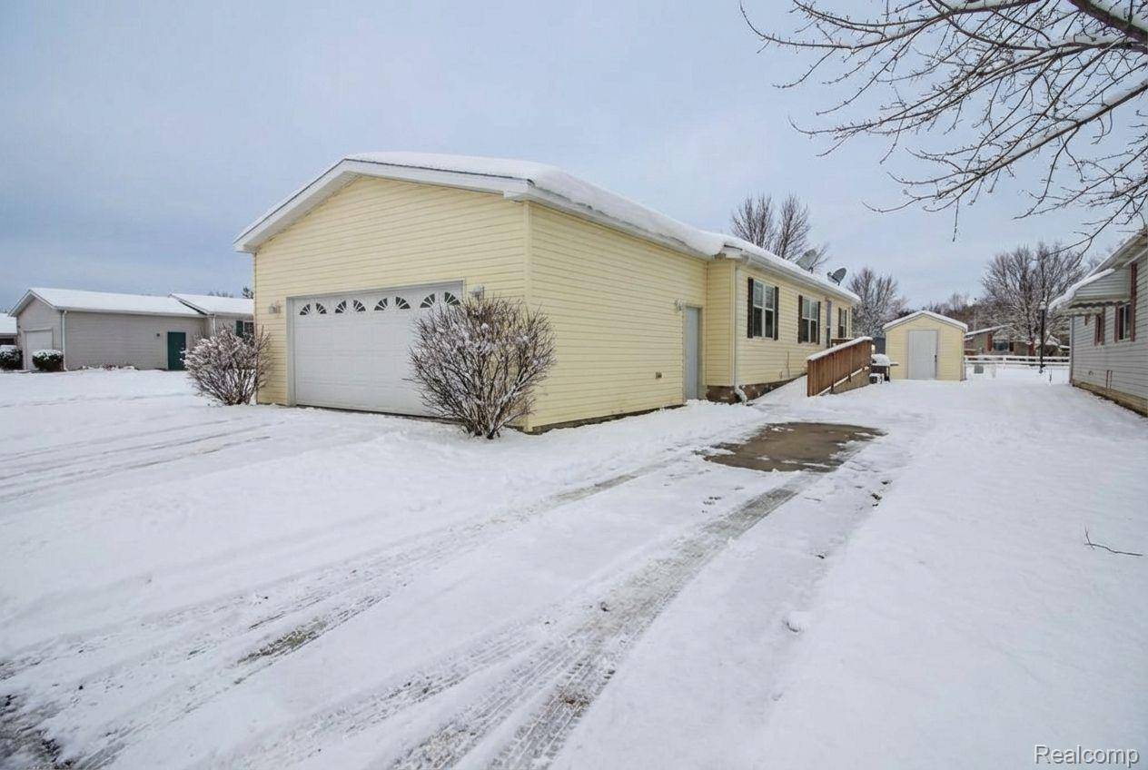 3713 Watermill LN, Ash Township, MI 48117