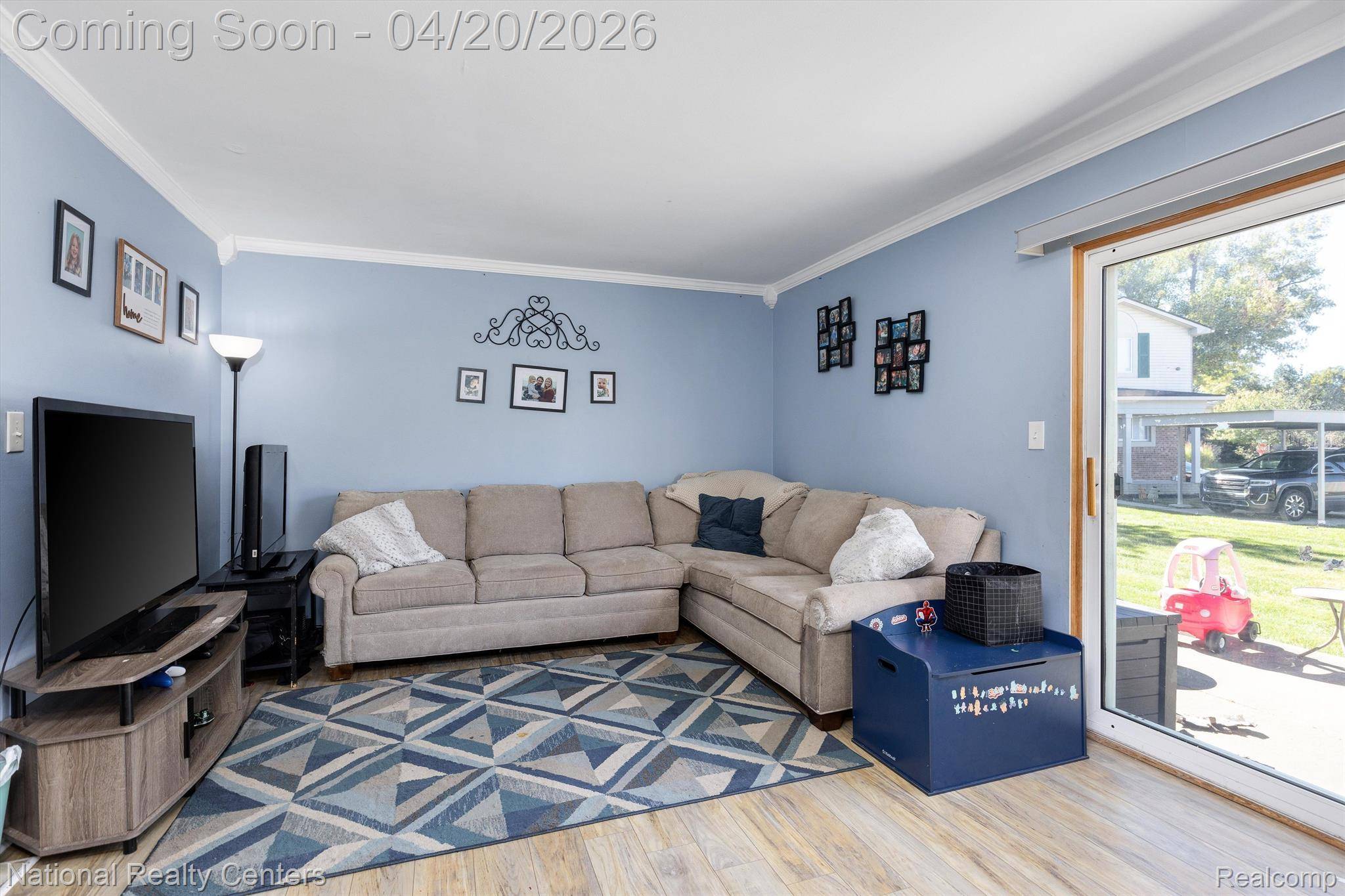 2057 W FRANKLIN DR, Canton Charter Township, MI 48187