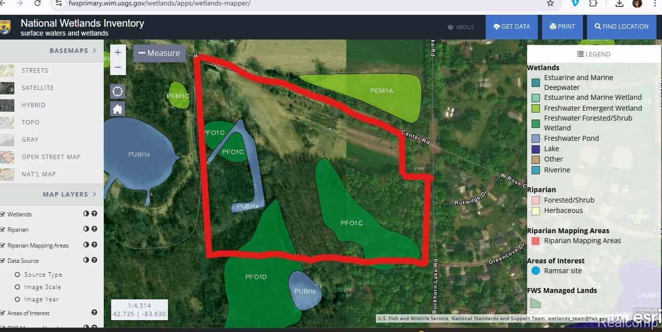 825 W Rose Center RD, Holly Township, MI 48442