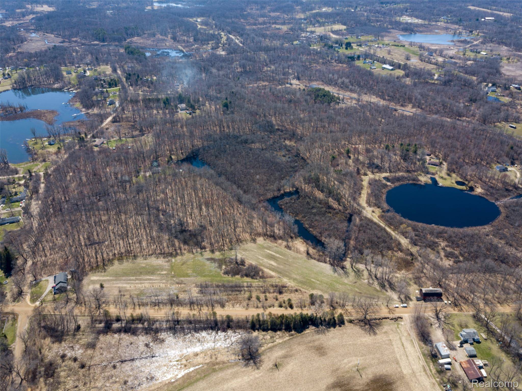 825 W Rose Center RD, Holly Township, MI 48442