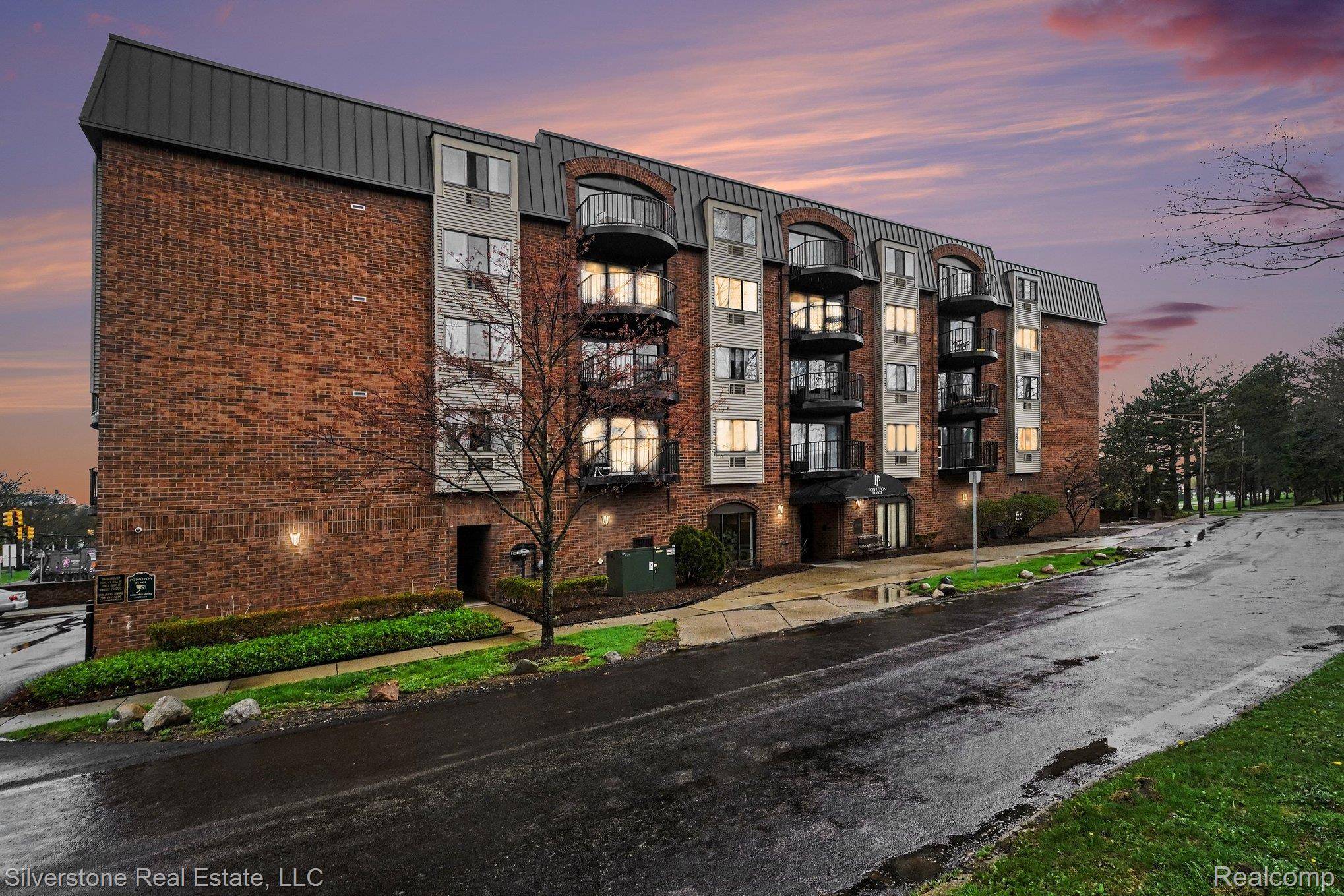 35300 Woodward AVE, Birmingham, MI 48009