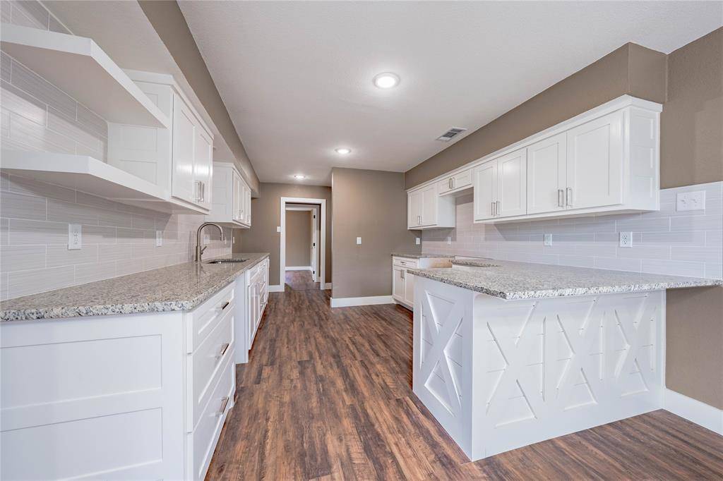 123 Camino Robles Street, Gun Barrel City, TX 75156