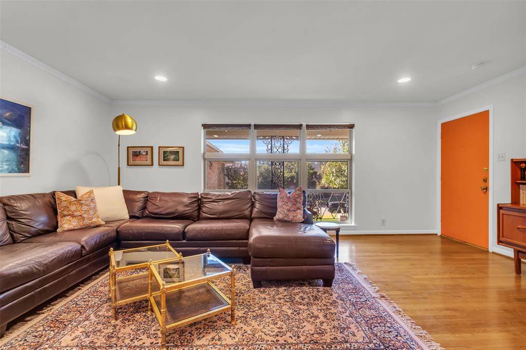 6127 Bandera Avenue #D, Dallas, TX 75225