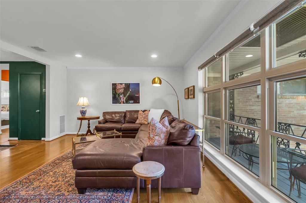 6127 Bandera Avenue #D, Dallas, TX 75225