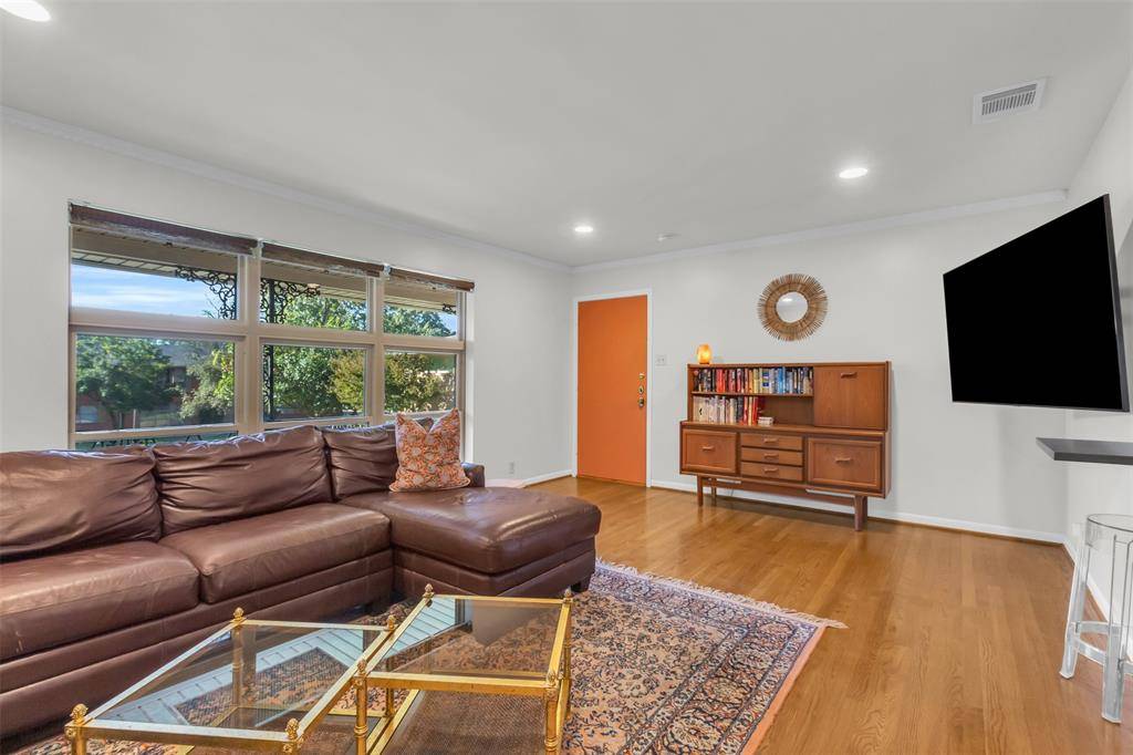 6127 Bandera Avenue #D, Dallas, TX 75225