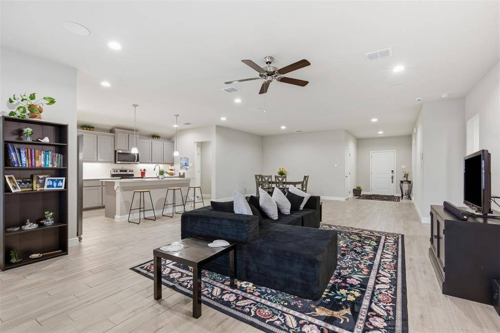 333 Alice Harney Road, Burleson, TX 76028