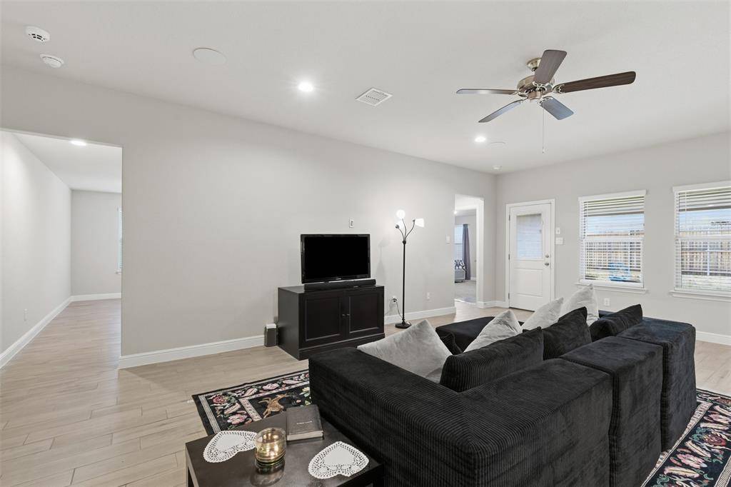 333 Alice Harney Road, Burleson, TX 76028