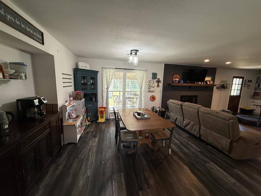 910 Panorama Loop, Waxahachie, TX 75165