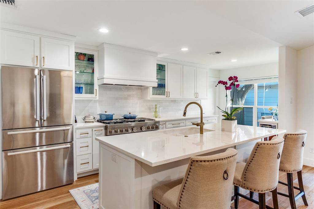 3740 Weeburn Drive, Dallas, TX 75229