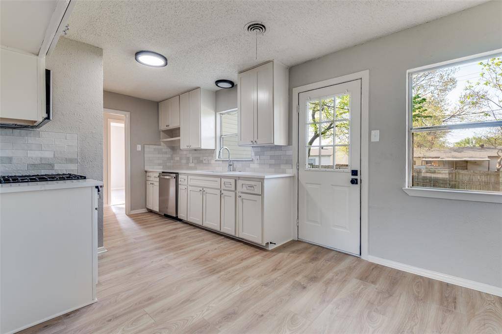 2320 Muret Street, Irving, TX 75062