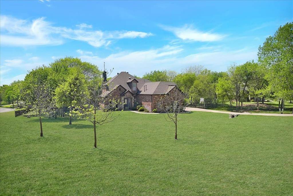 101 Deer Crossing Way, Azle, TX 76020