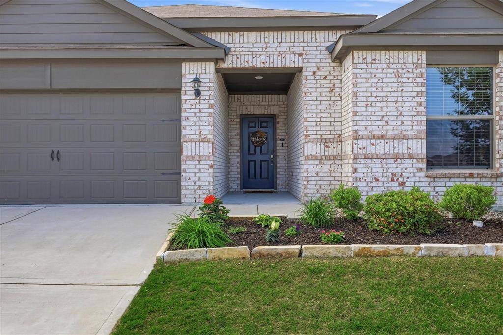 165 Bandana Circle, Newark, TX 76071