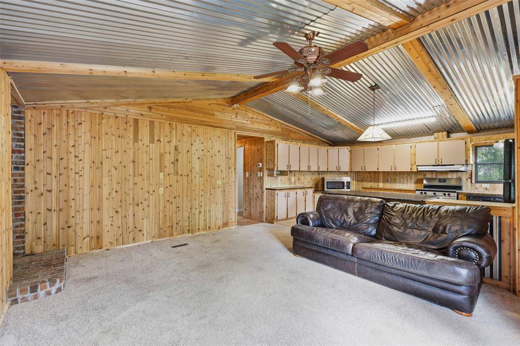 591 Mcfarland Lane, Weatherford, TX 76088