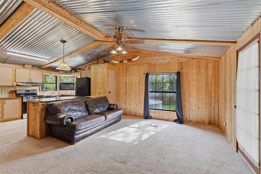 591 Mcfarland Lane, Weatherford, TX 76088