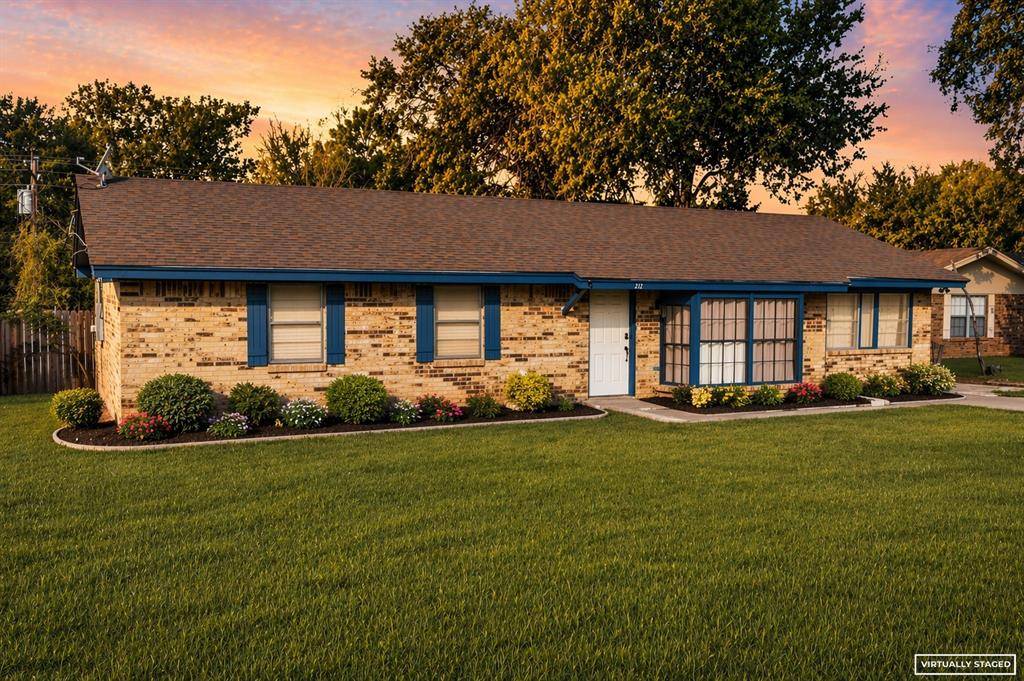 212 Mountain View Drive, Azle, TX 76020