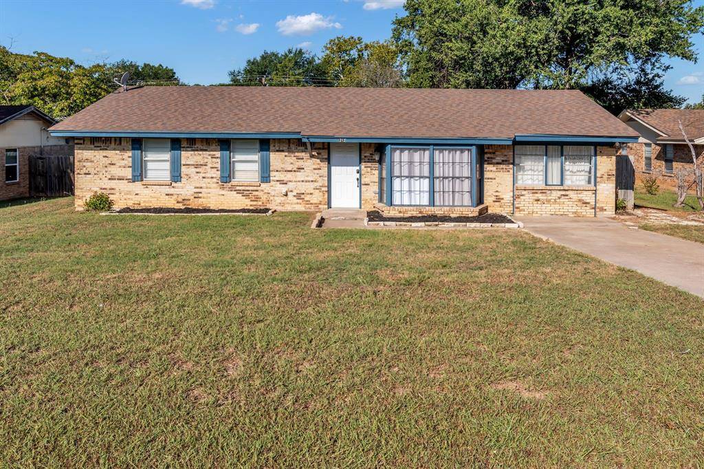 212 Mountain View Drive, Azle, TX 76020
