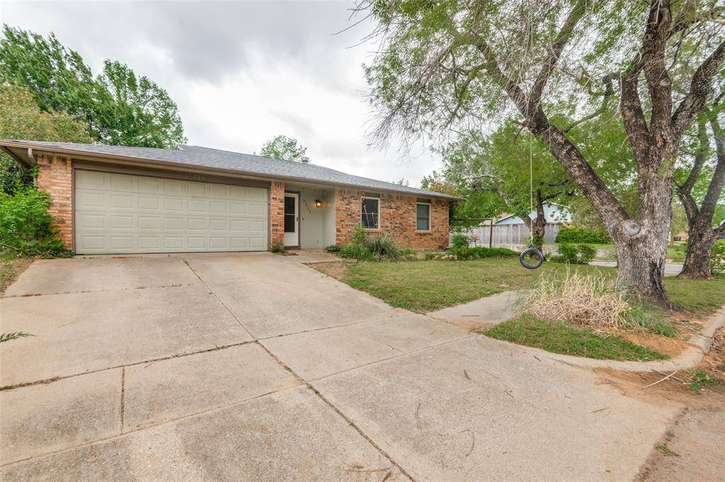 2511 Ridgemoor Court, Arlington, TX 76016