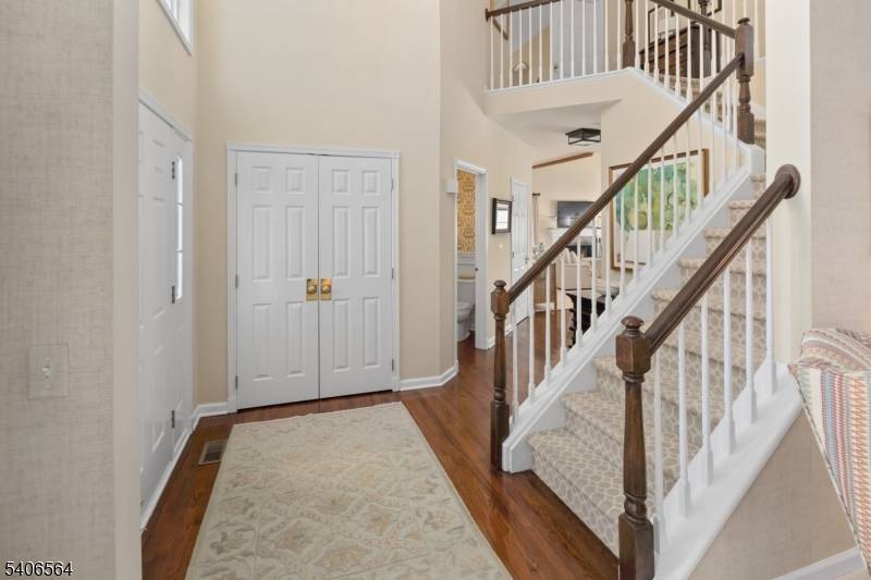 36 Vanderveer Dr, Bernards Twp., NJ 07920