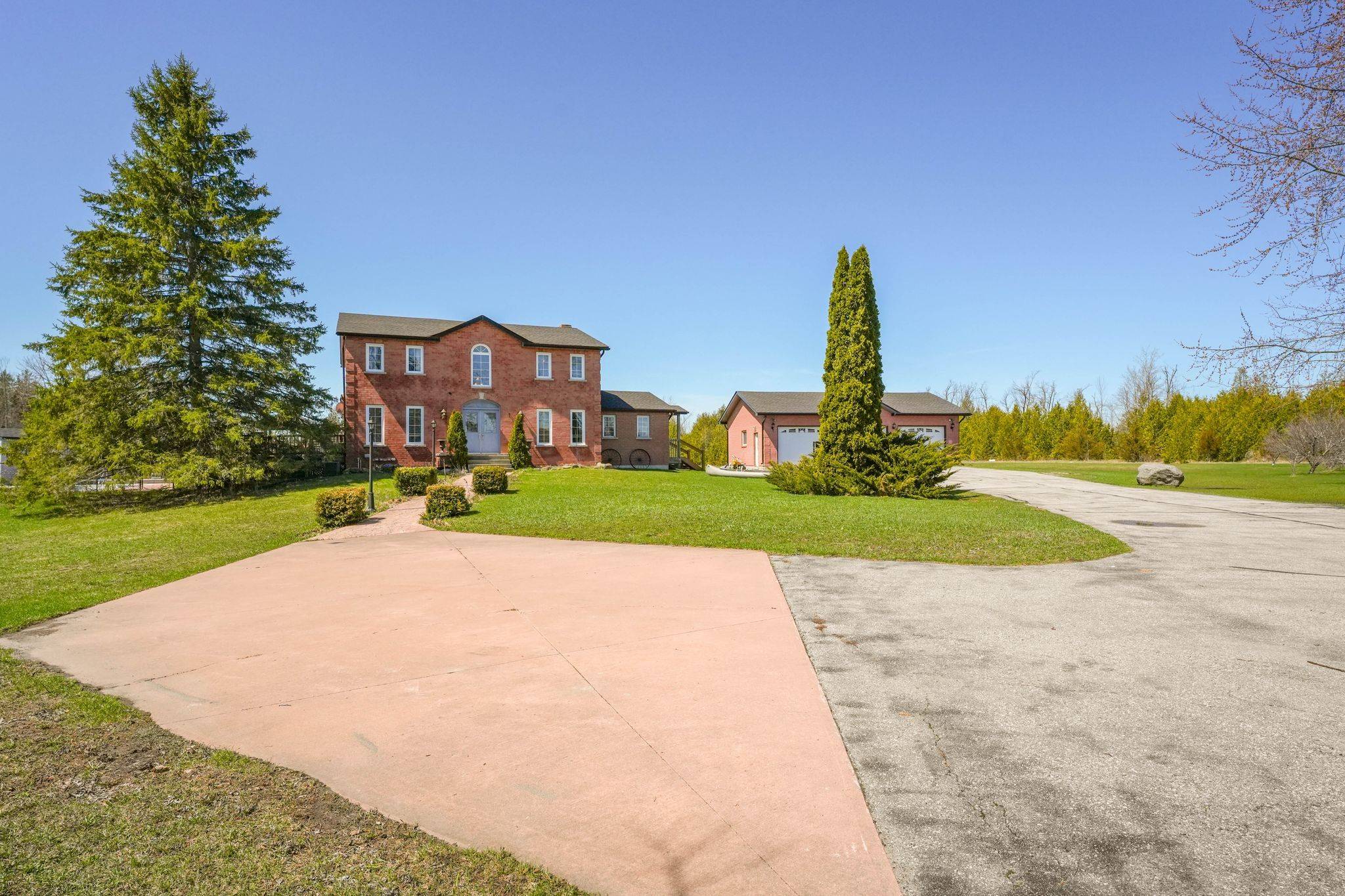 25472 Lakeridge RD, Georgina, ON L0E 1N0