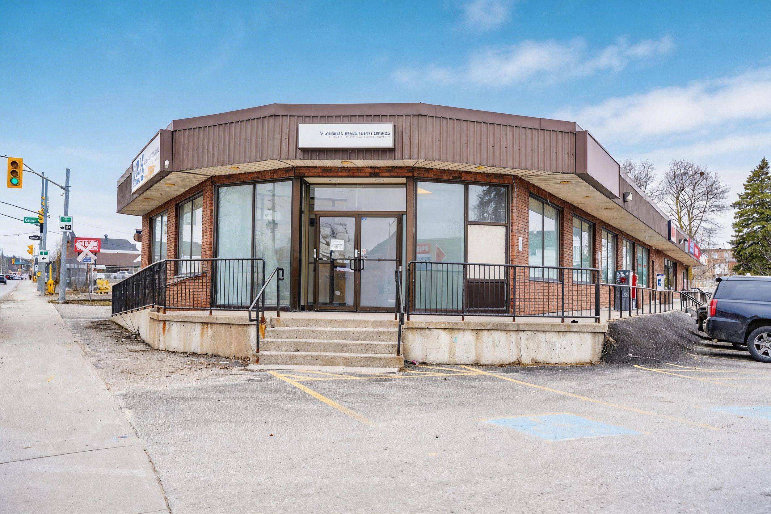 21 Essa RD #1, Barrie, ON L4N 3K4